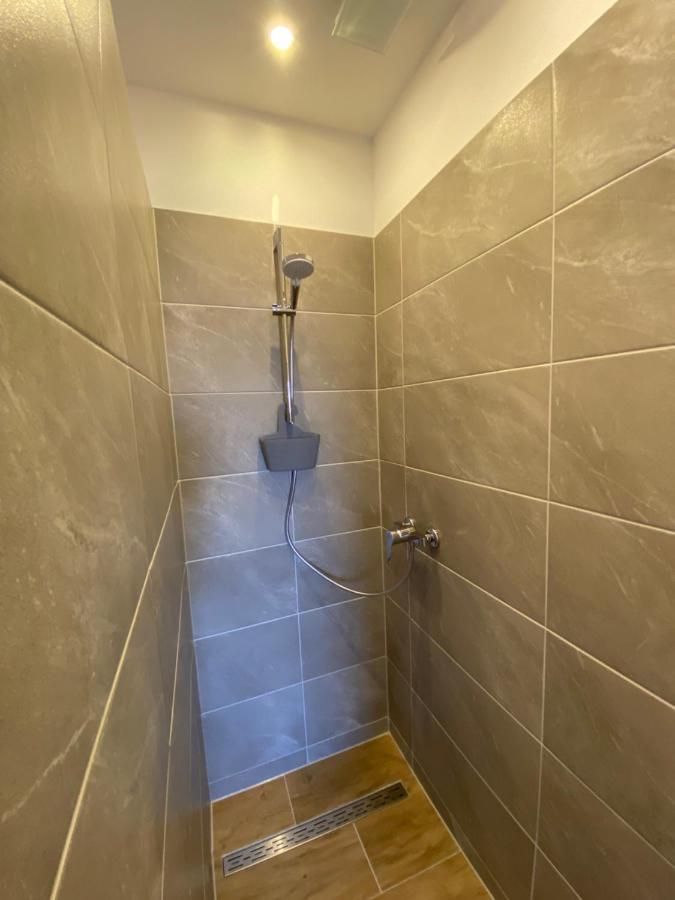 Grosses Doppelzimmer Mit Eigenem Bad Und Kuehlschrank, Frisch Saniert Friedrichskoog Buitenkant foto