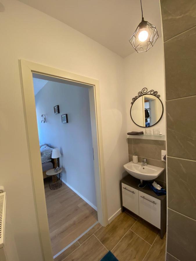 Grosses Doppelzimmer Mit Eigenem Bad Und Kuehlschrank, Frisch Saniert Friedrichskoog Buitenkant foto