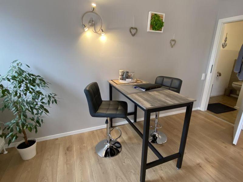 Grosses Doppelzimmer Mit Eigenem Bad Und Kuehlschrank, Frisch Saniert Friedrichskoog Buitenkant foto