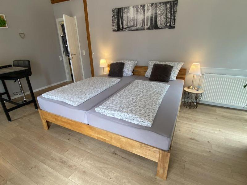 Grosses Doppelzimmer Mit Eigenem Bad Und Kuehlschrank, Frisch Saniert Friedrichskoog Buitenkant foto