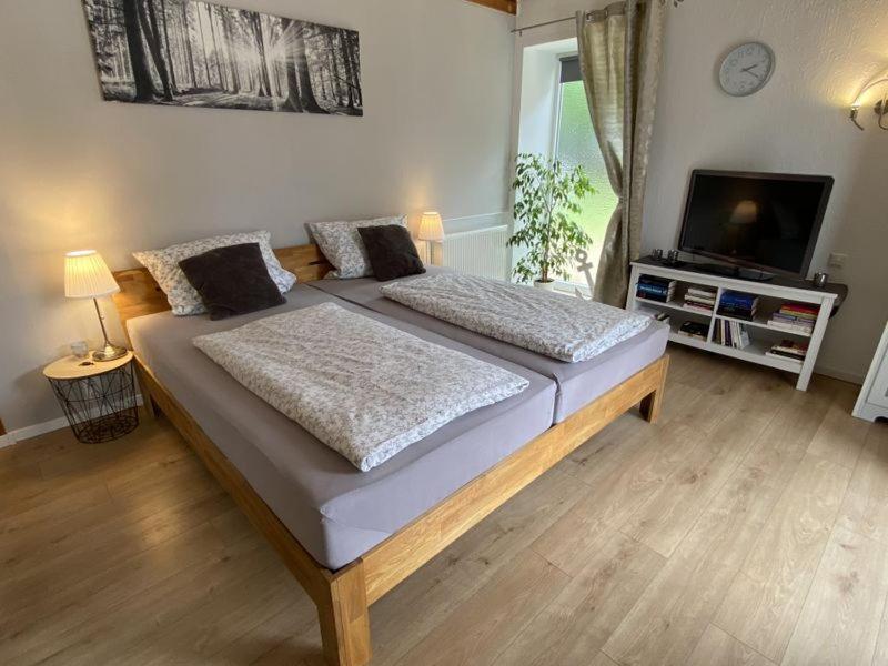 Grosses Doppelzimmer Mit Eigenem Bad Und Kuehlschrank, Frisch Saniert Friedrichskoog Buitenkant foto