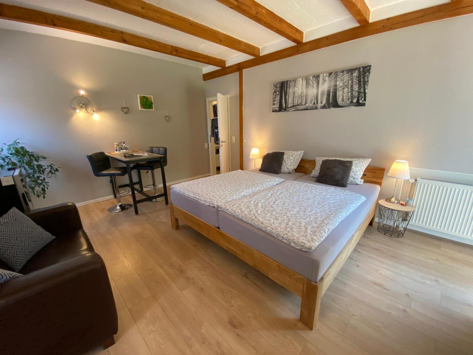 Grosses Doppelzimmer Mit Eigenem Bad Und Kuehlschrank, Frisch Saniert Friedrichskoog Buitenkant foto